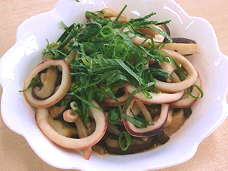 いかときのこの炒め物