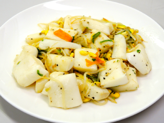 いかと野菜のねぎ塩炒め